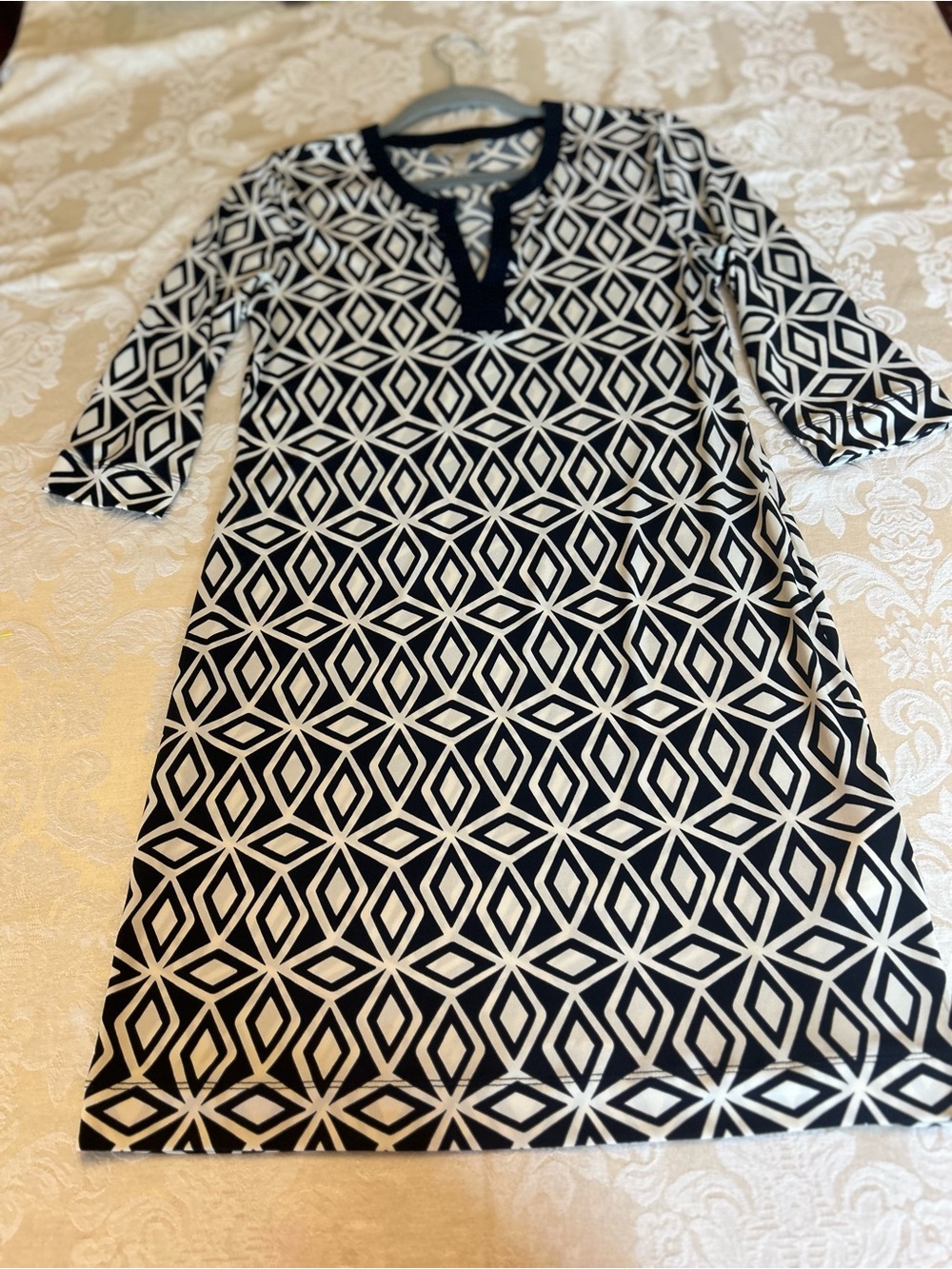 Banana Republic Black and White Geometric Print size small
